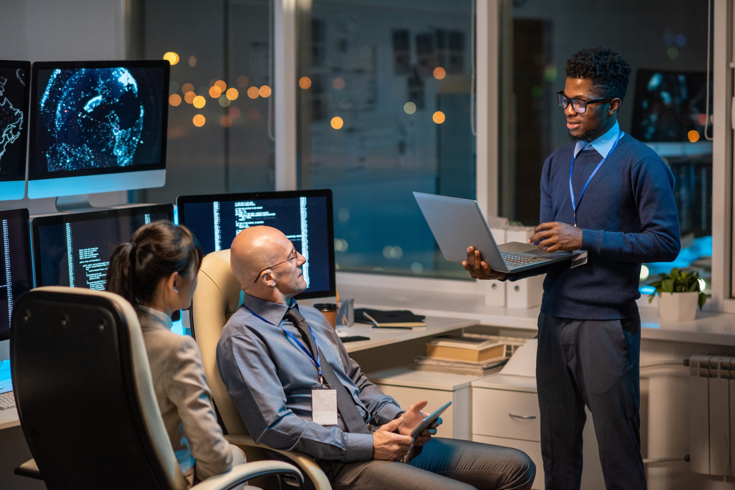 Business man setting up virtual cio with coworker