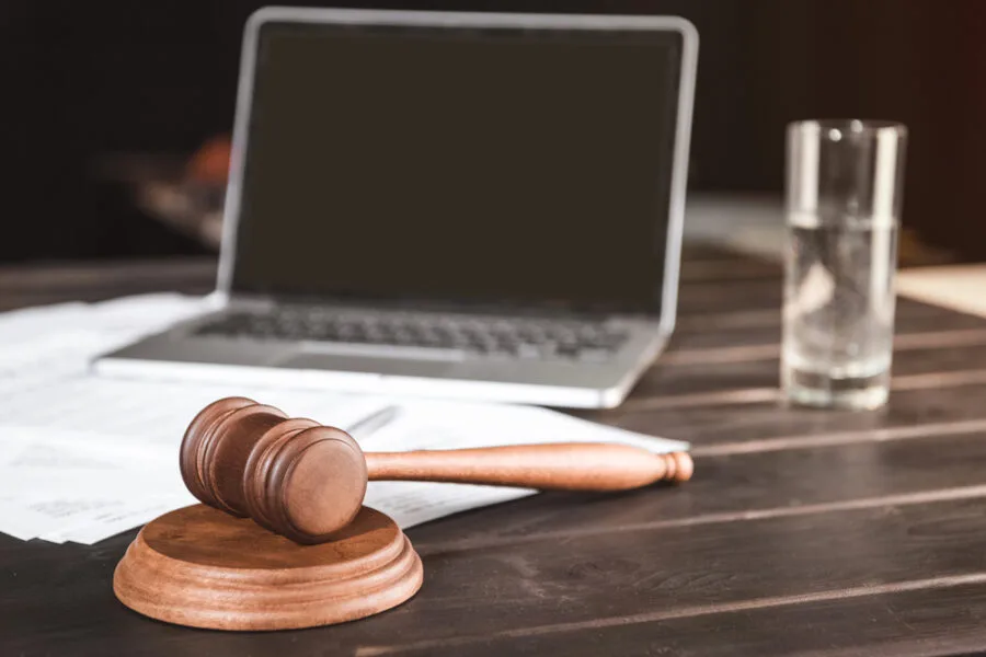 A Los Angeles litigation-consulting team at work